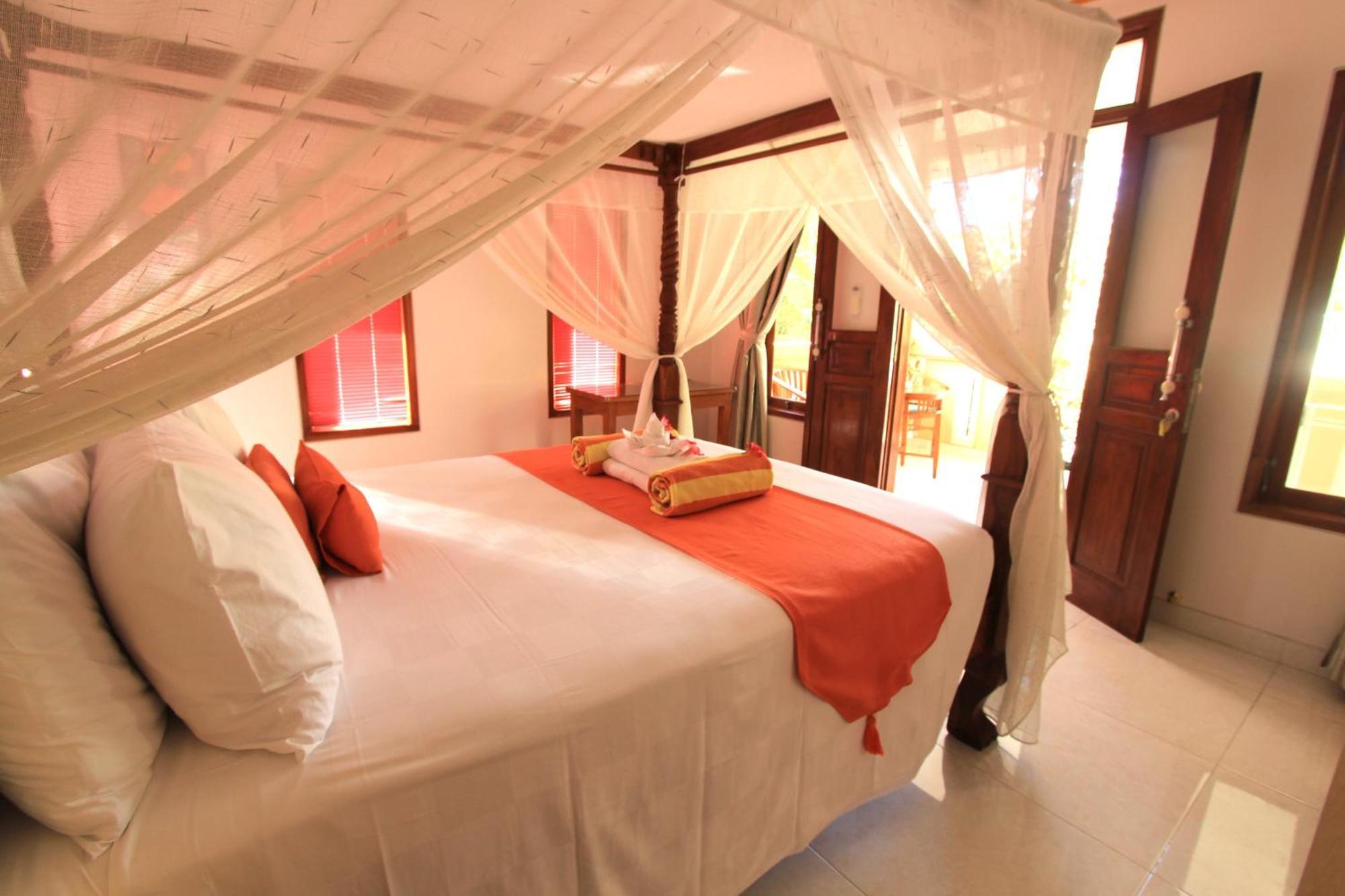 Poinciana Resort Tejakula Extérieur photo